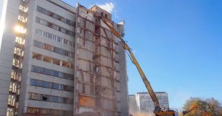 Демонтаж многоэтажного дома Карасук, цена от 3670 руб.